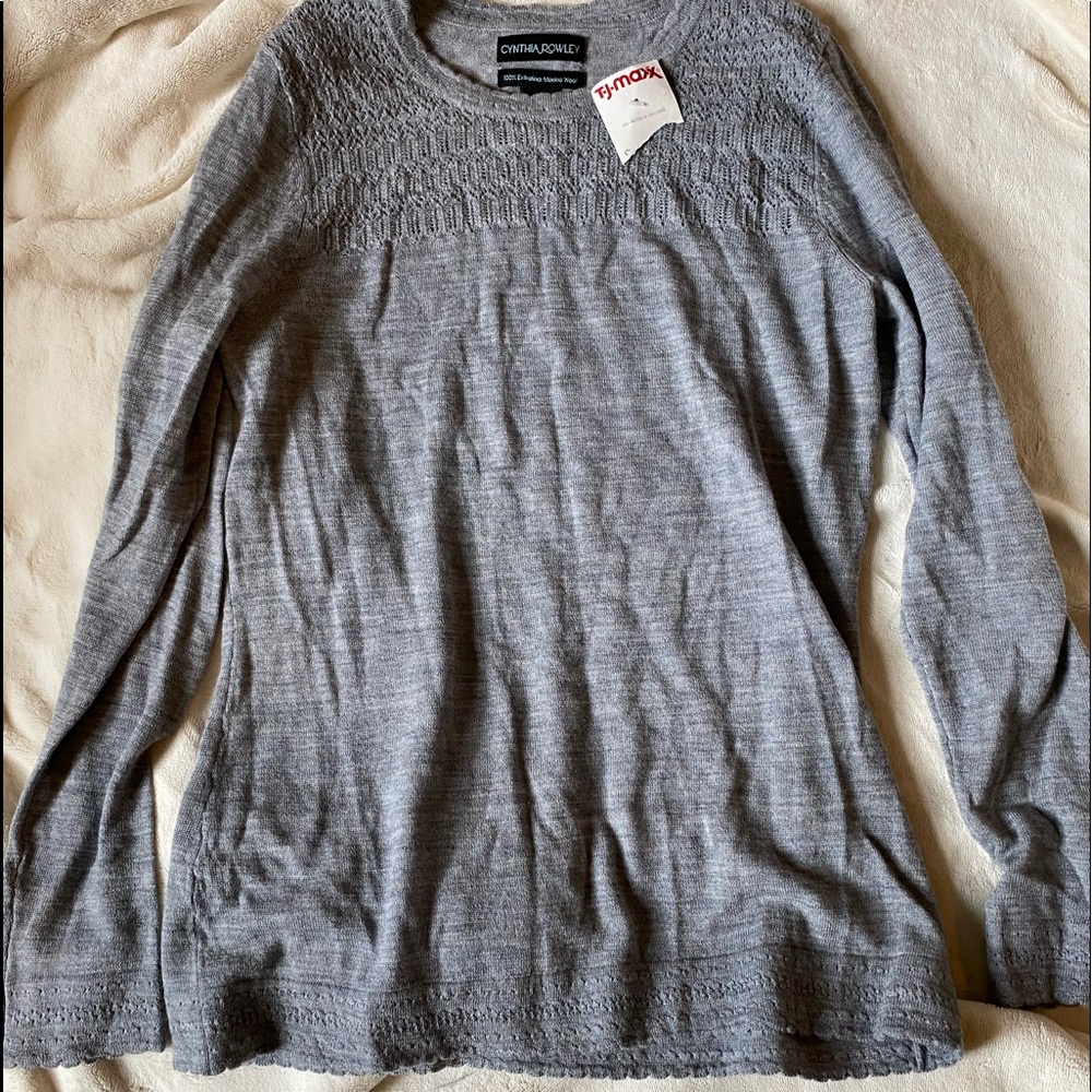 Merino wool sweater NWT
